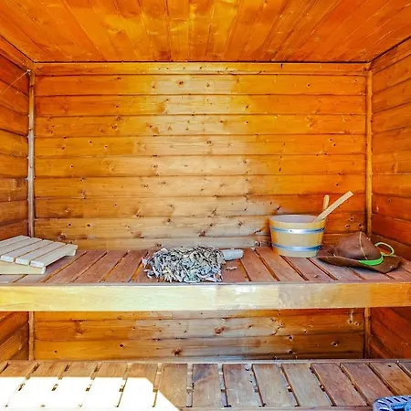Borghetto Valtania With Pool, Garden And Sauna