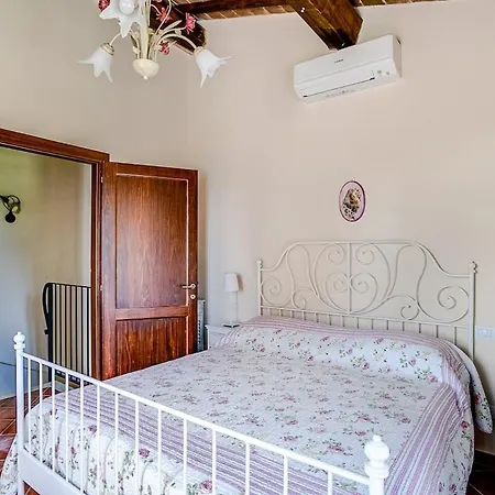 Borghetto Valtania With Pool, Garden And Sauna Willa