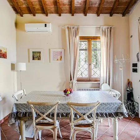 Willa Borghetto Valtania With Pool, Garden And Sauna